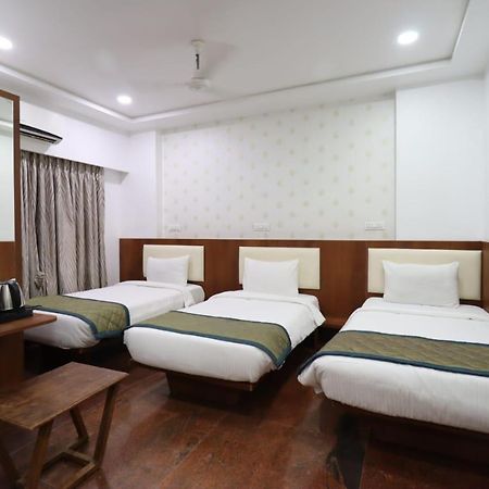 Hotel Center Point Solapur Exterior foto