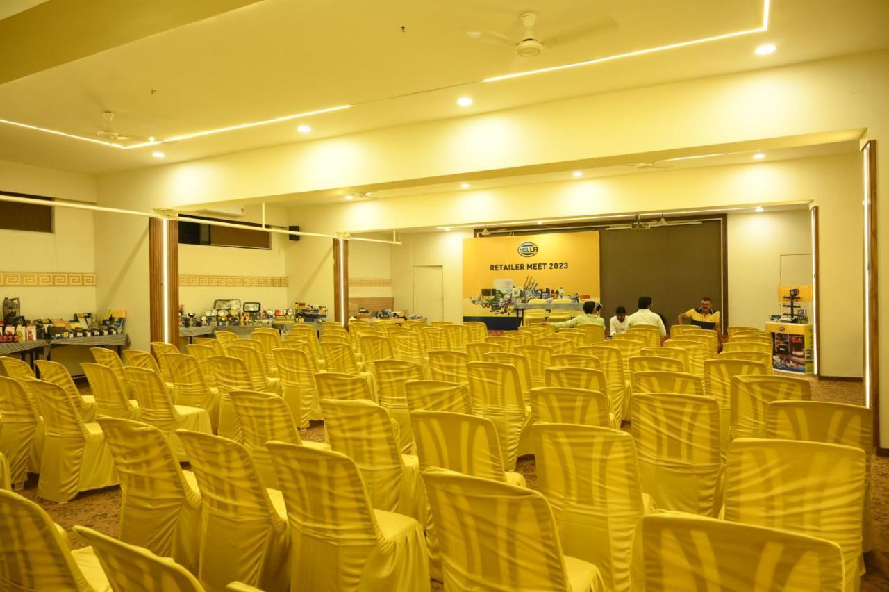 Hotel Center Point Solapur Exterior foto